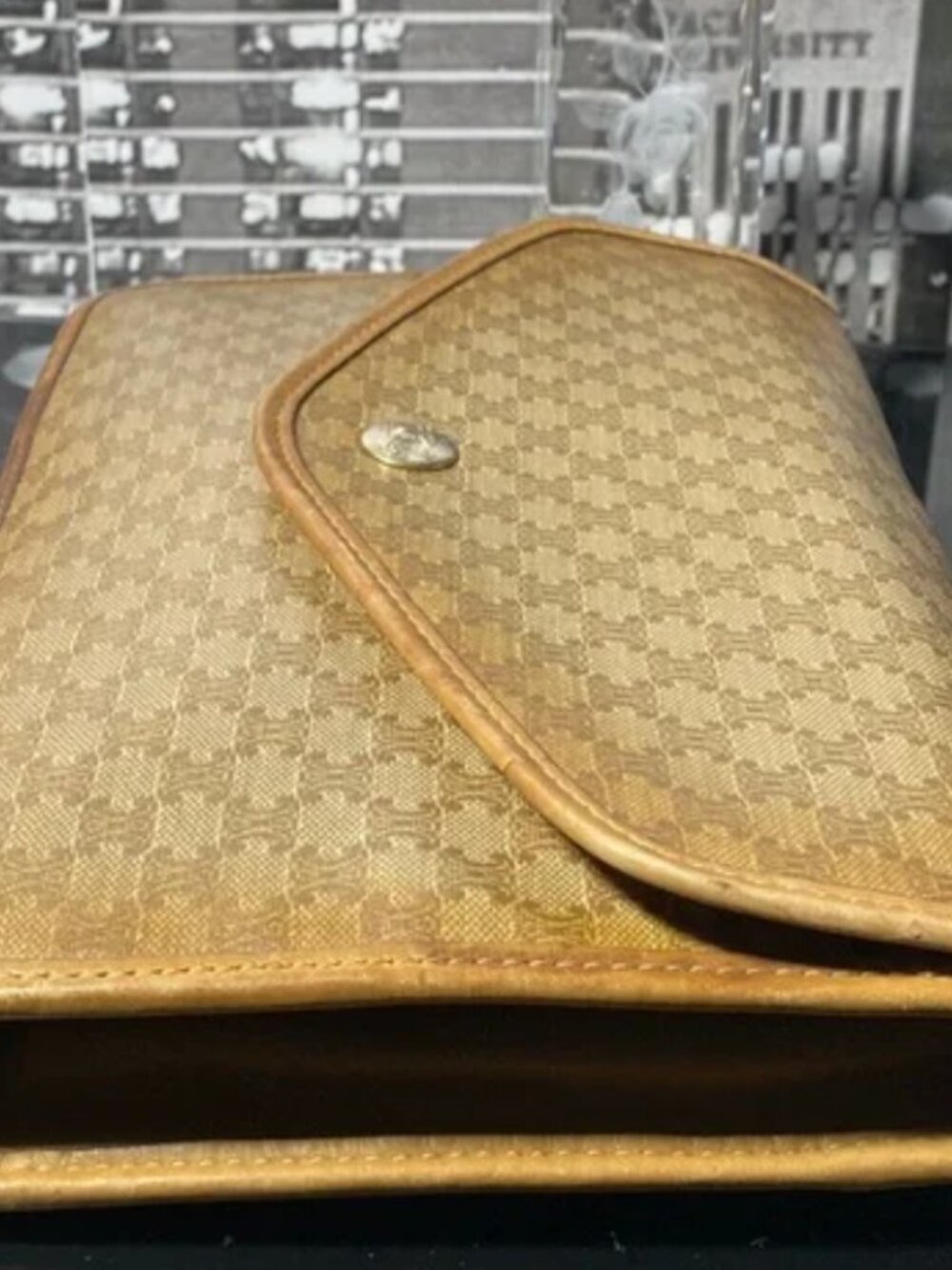 Authentic Celine Envelope Clutch Bag w/ Gold Chain. - Picture 5 of 10